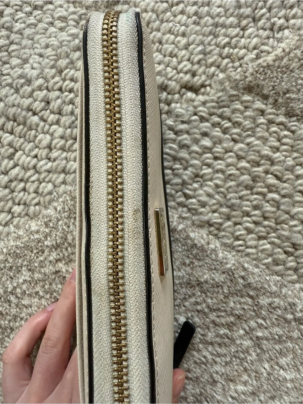 kate spade Two-Tone Zip Around Wallet - Cream and Black